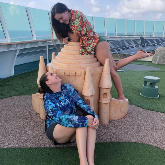 Meet Karen & Cyrena - Picture 5 of 5